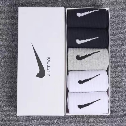 Nike socks pairs - 5,